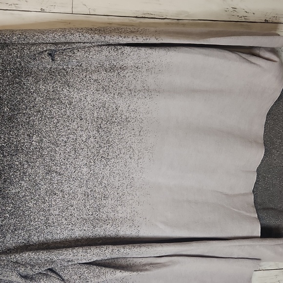 🎅Simply Vera Vera Wang Black and Gray Ombre Long Sleeve Sweater XL - Picture 6 of 7